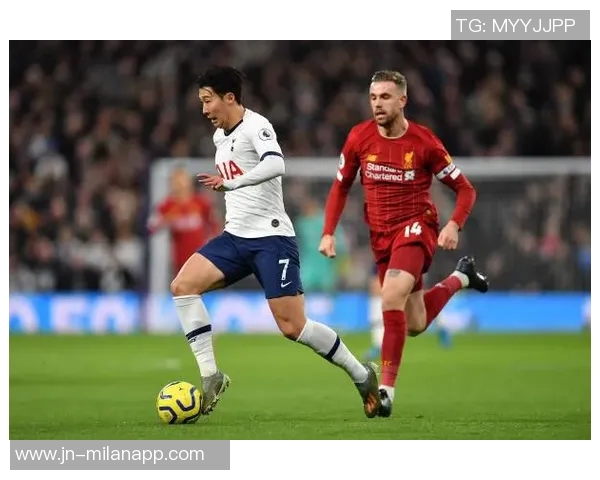 亨特快攻如闪电起飞骑扣恩比德大帝瞬间跪倒场上震撼全场